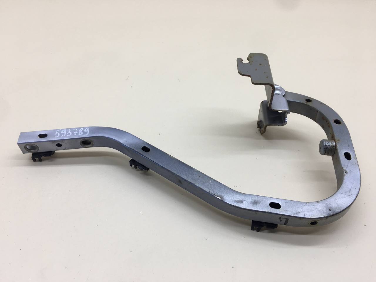 Петля крышки багажника Mitsubishi Lancer 9  (CS/Classic) 2000-2011