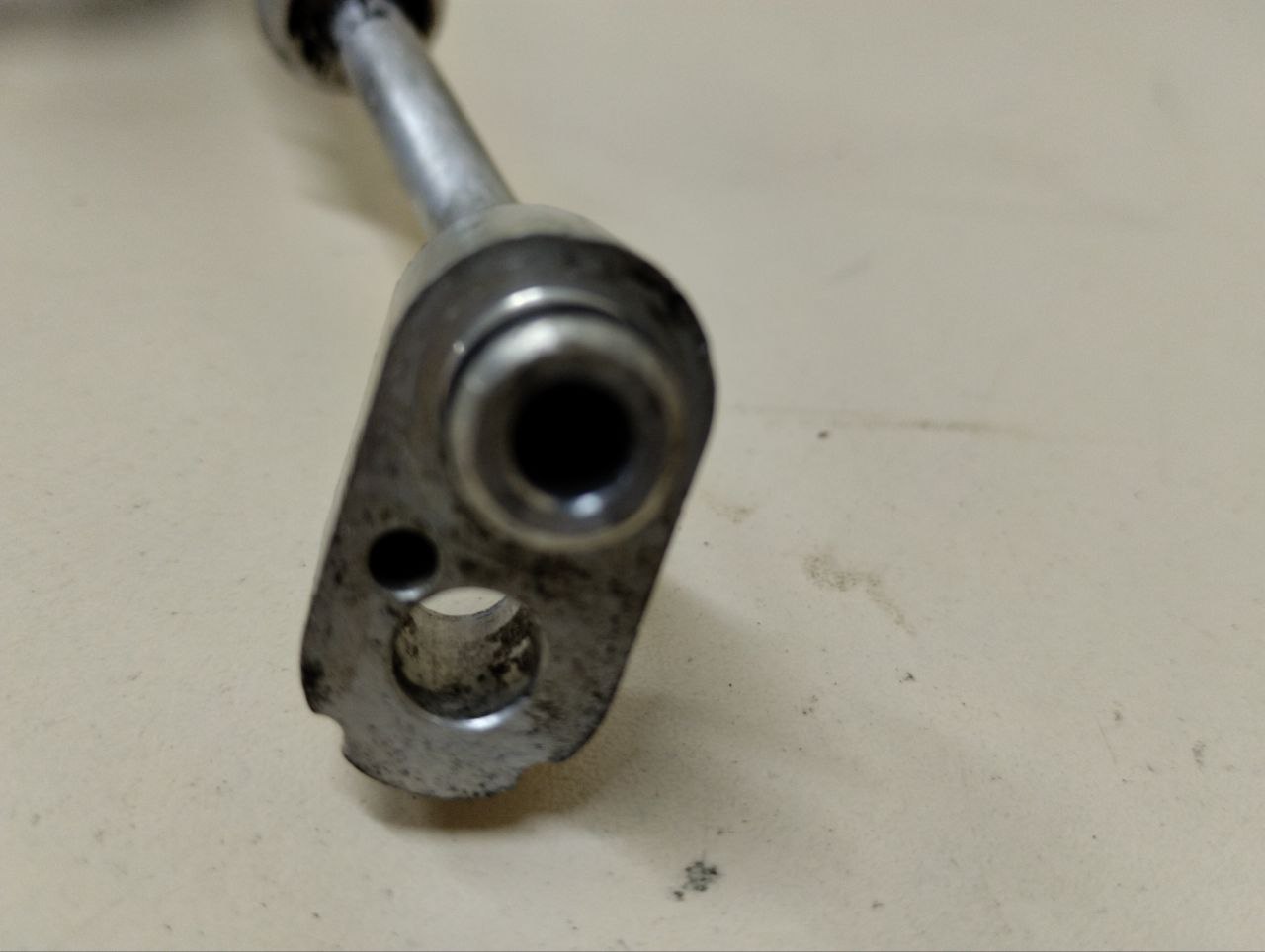 Трубка кондиционера Land Rover Discovery 3 (L319) 2004-2009