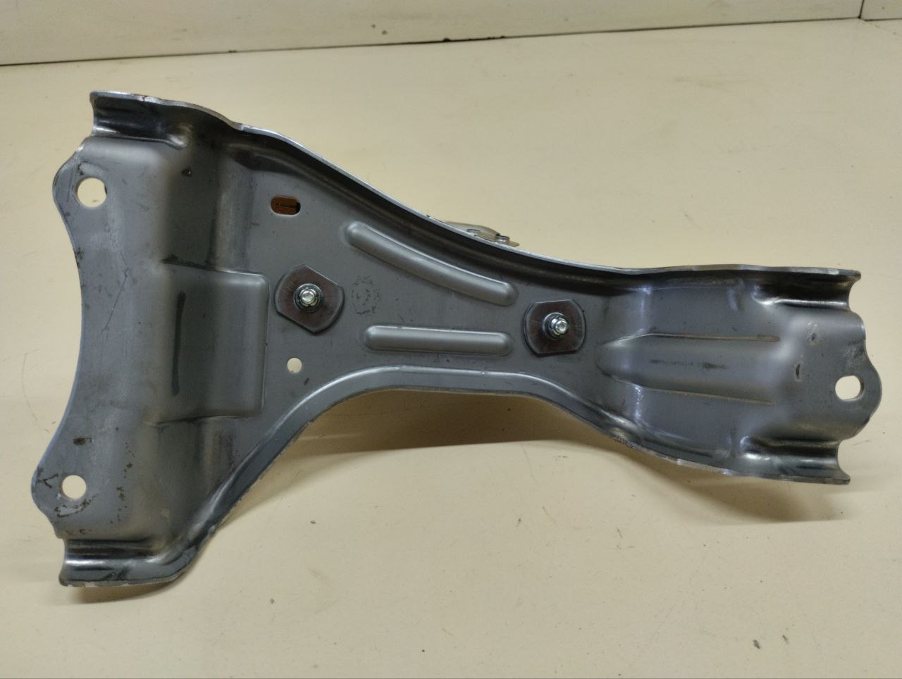 Рычаг стояночного тормоза Mazda Mazda 3 (BM) 2013-2016 Рычаг стояночного тормоза Mazda Mazda 3 (BM) 2013-2016