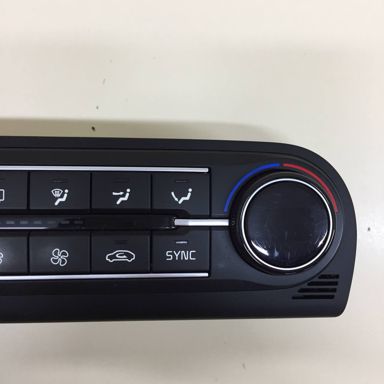 Блок управления климатической установкой Kia Xceed 2019-2023 Блок управления климатической установкой Kia Xceed 2019-2023