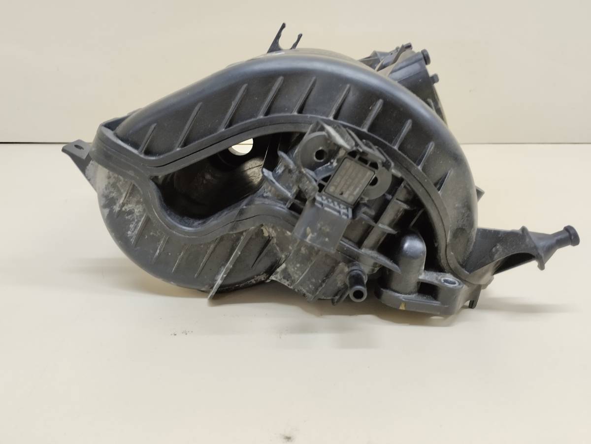 Коллектор впускной Volkswagen Polo (MK5) 2011-2020 Коллектор впускной Volkswagen Polo (MK5) 2011-2020