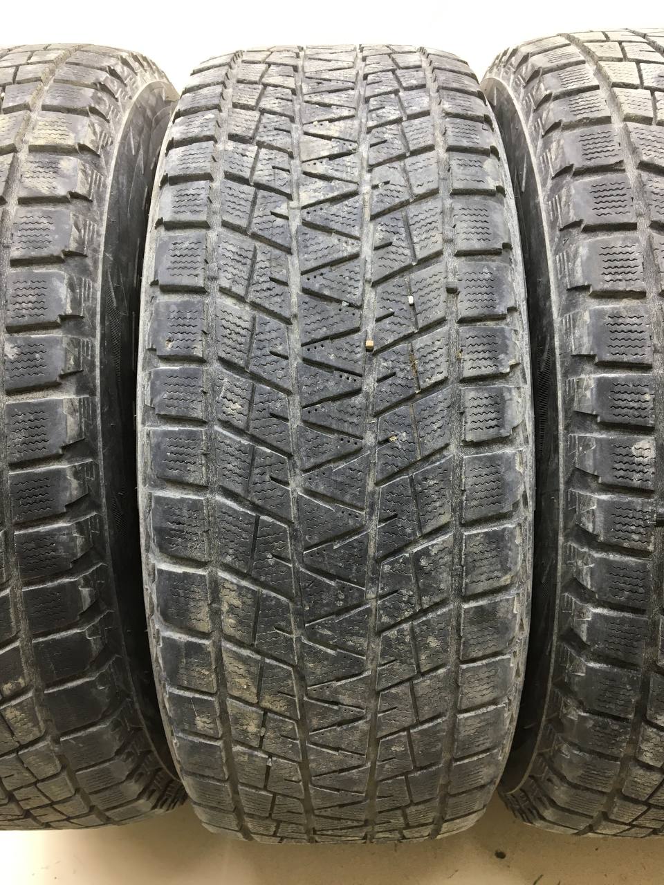 Шины к-кт R17 Всесезонные Bridgestone Blizzak DM-VI