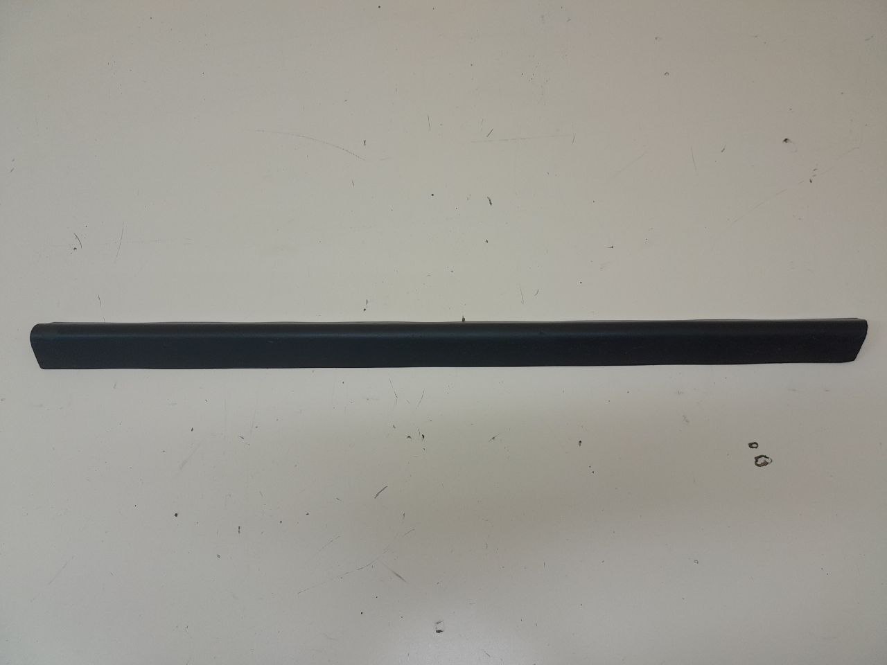 Накладка двери передней правой Mazda CX-7 (ER) 2006-2012