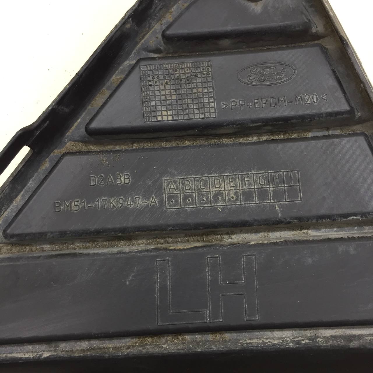 Решетка в бампер левая Ford Focus 3 2011>