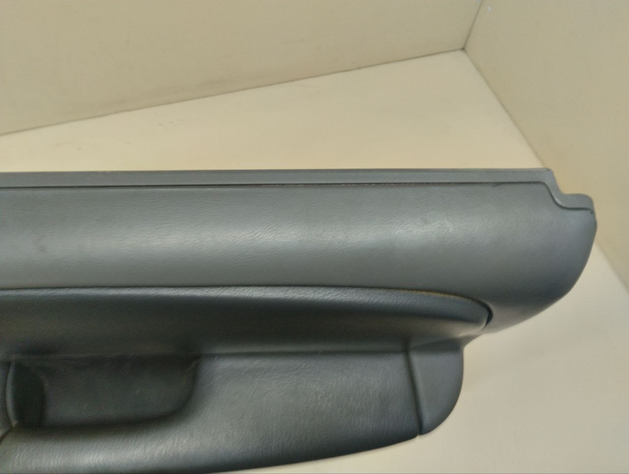 Обшивка двери передней правой Chevrolet TrailBlazer (GMT360) 2001-2010