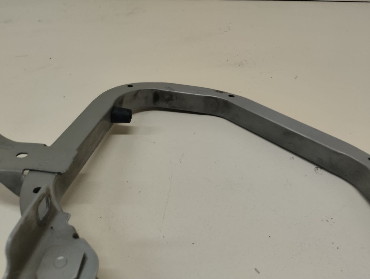 Петля крышки багажника Renault Logan (1) 2005-2014 Петля крышки багажника Renault Logan (1) 2005-2014