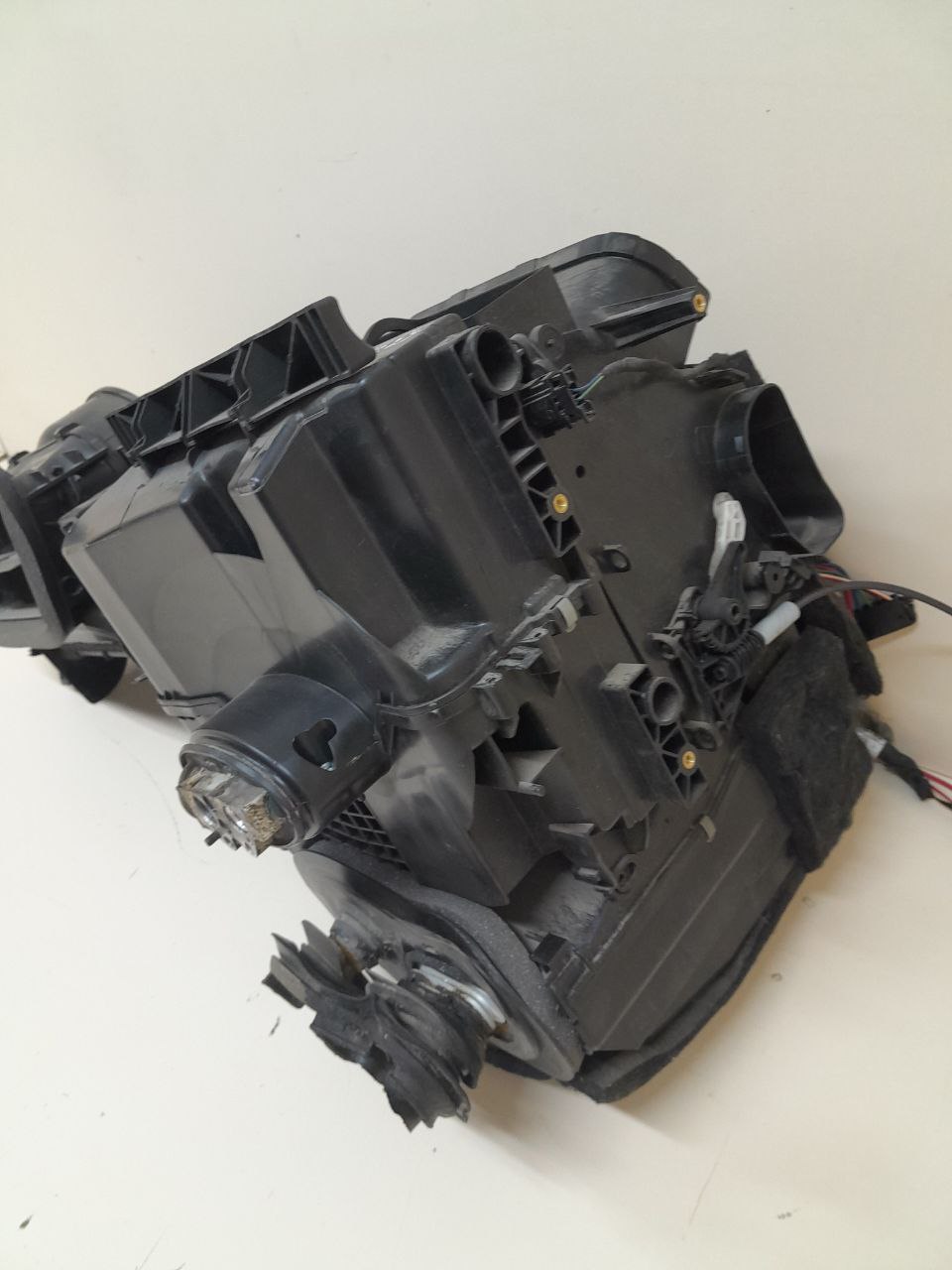Корпус отопителя Skoda Rapid 2012-2020 Корпус отопителя Skoda Rapid 2012-2020