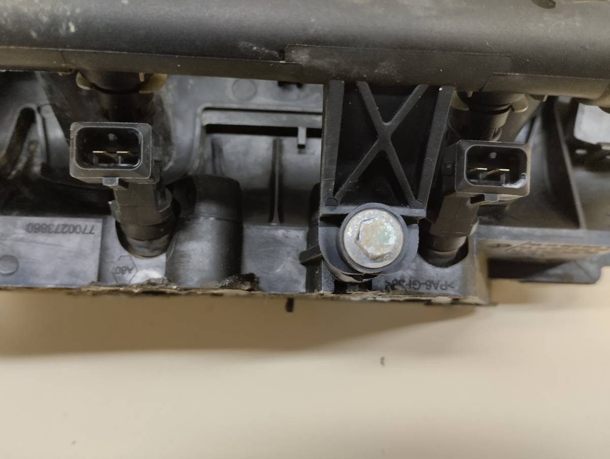 Коллектор впускной Renault Logan (1) 2005-2014 Коллектор впускной Renault Logan (1) 2005-2014