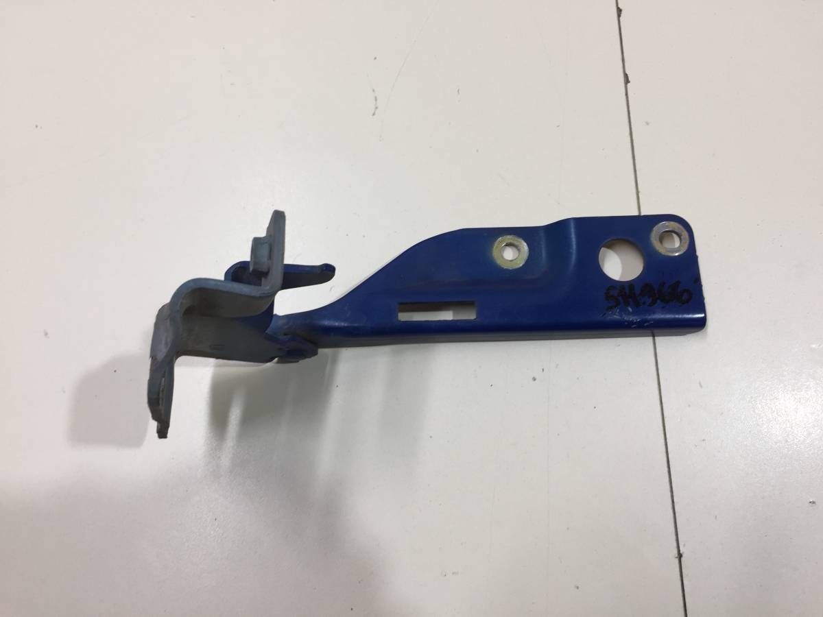 Петля капота левая Nissan Almera Classic (B10) 2006-2013
