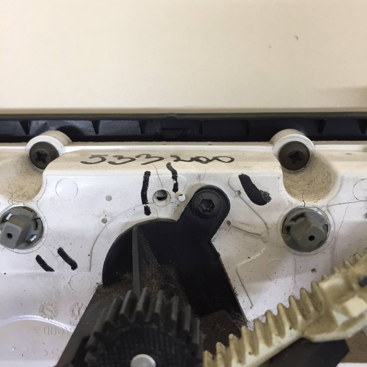 Блок управления отопителем Ford Fiesta (MK5) 2002-2008 Блок управления отопителем Ford Fiesta (MK5) 2002-2008