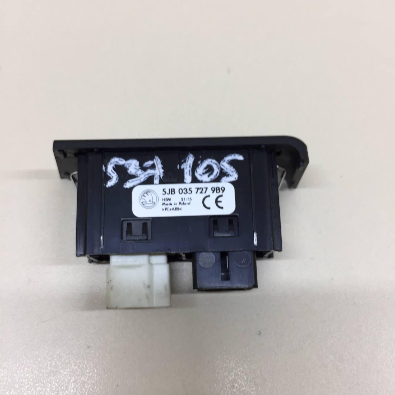 Разъем (USB AUX) Skoda Rapid 2012-2020 Разъем (USB AUX) Skoda Rapid 2012-2020