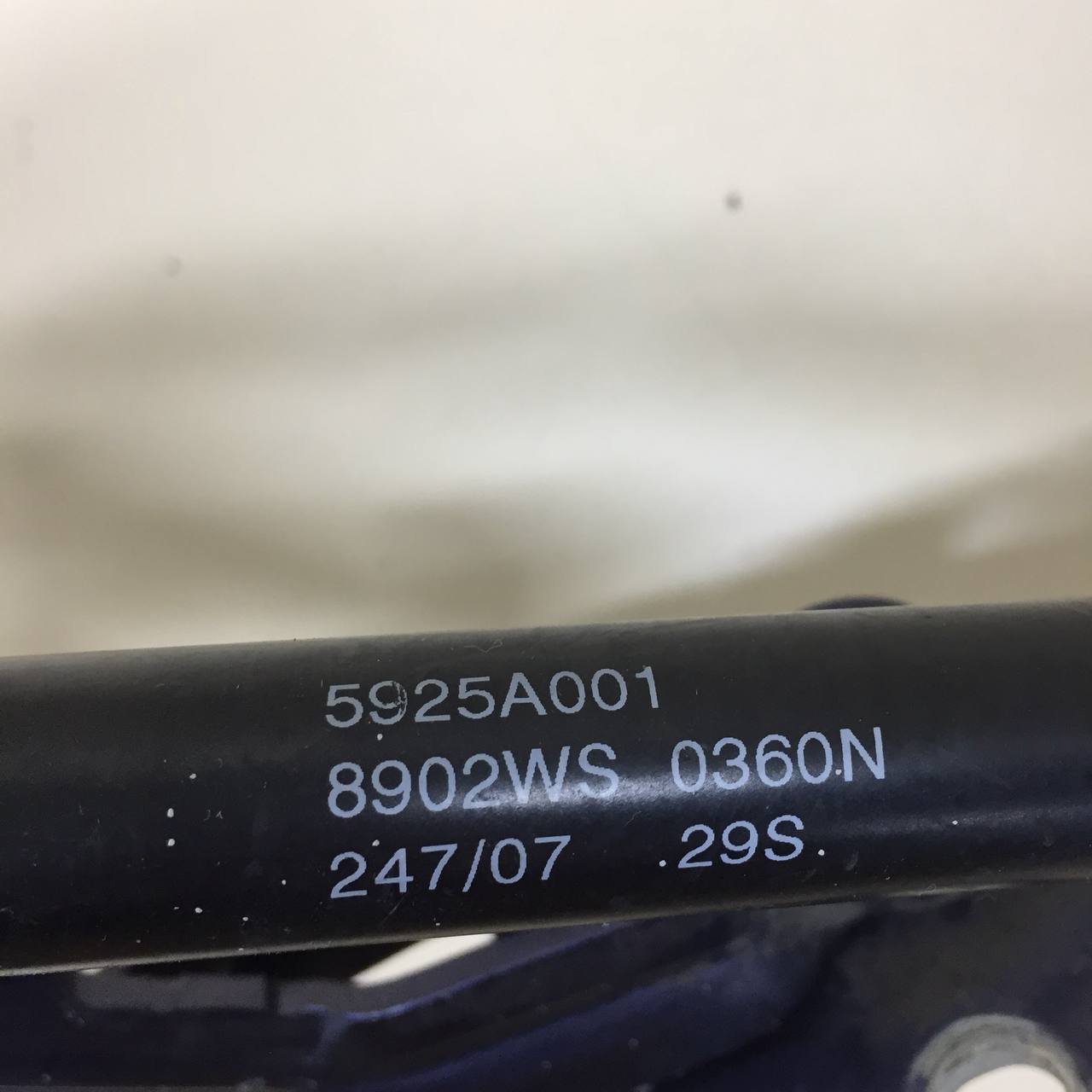 Петля крышки багажника Mitsubishi Lancer X (CX, CY)  2007>