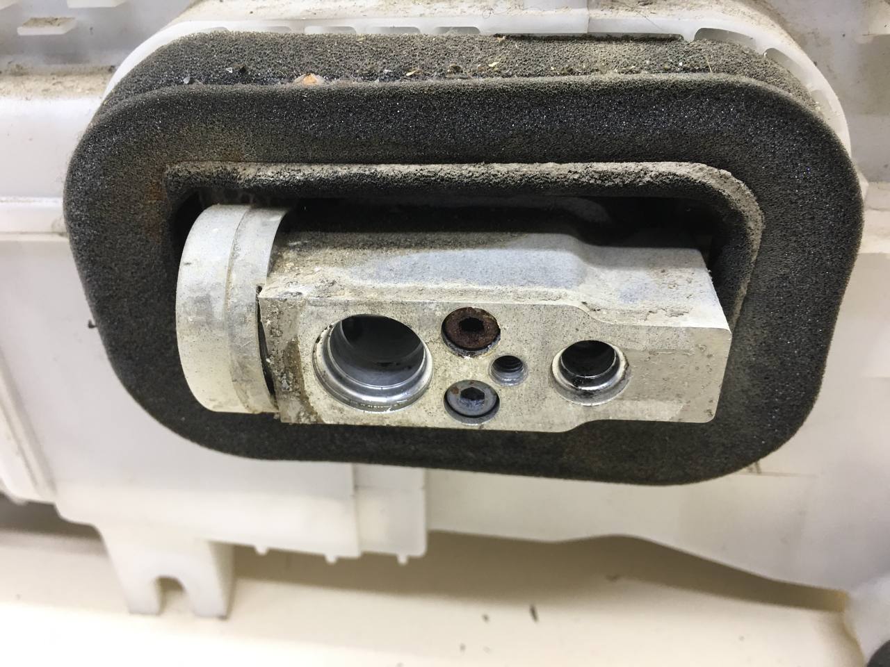 Корпус отопителя Mitsubishi Lancer 9  (CS/Classic) 2000-2011