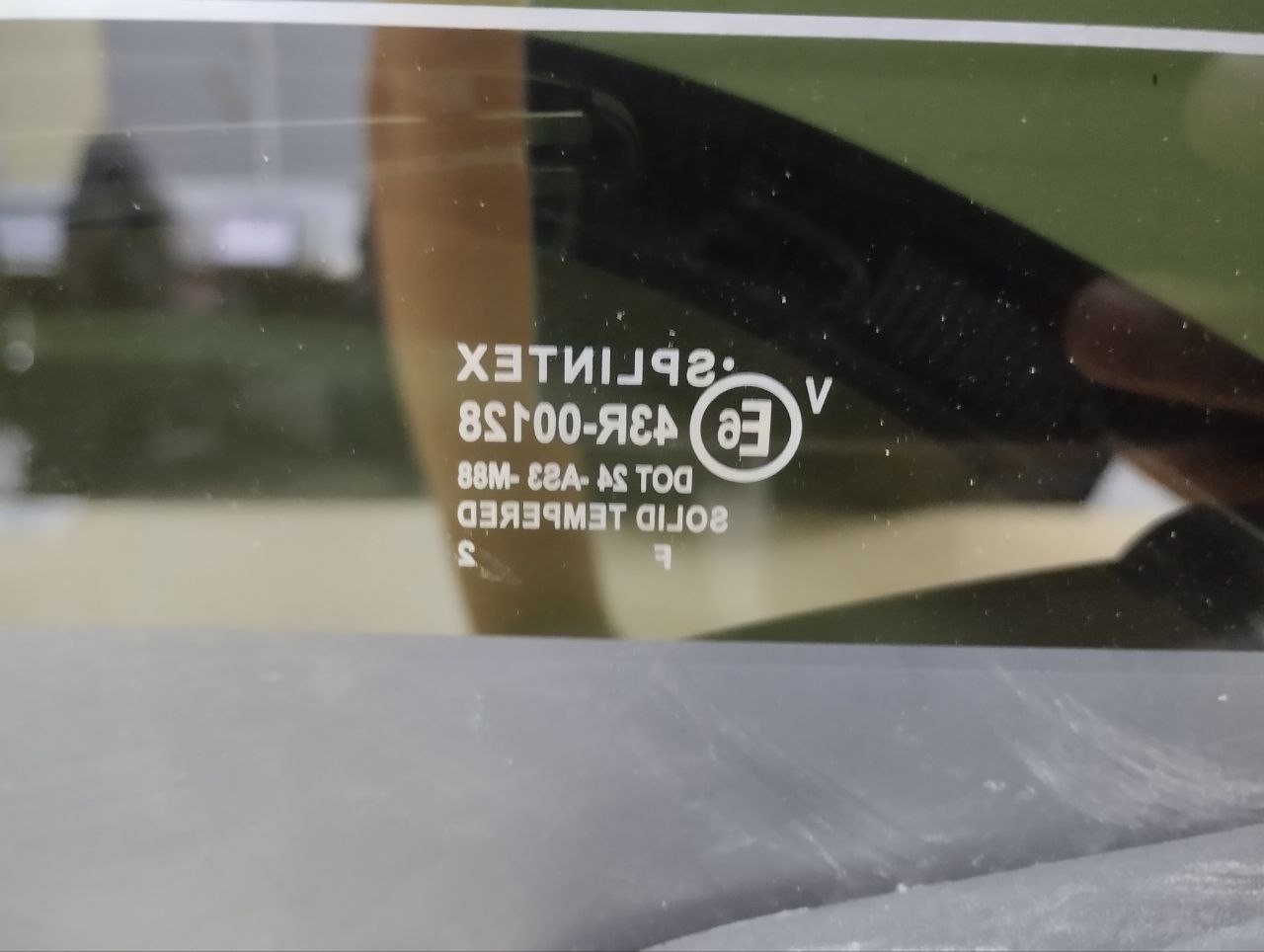 Стекло заднее Peugeot 107 2006-2014 Стекло заднее Peugeot 107 2006-2014