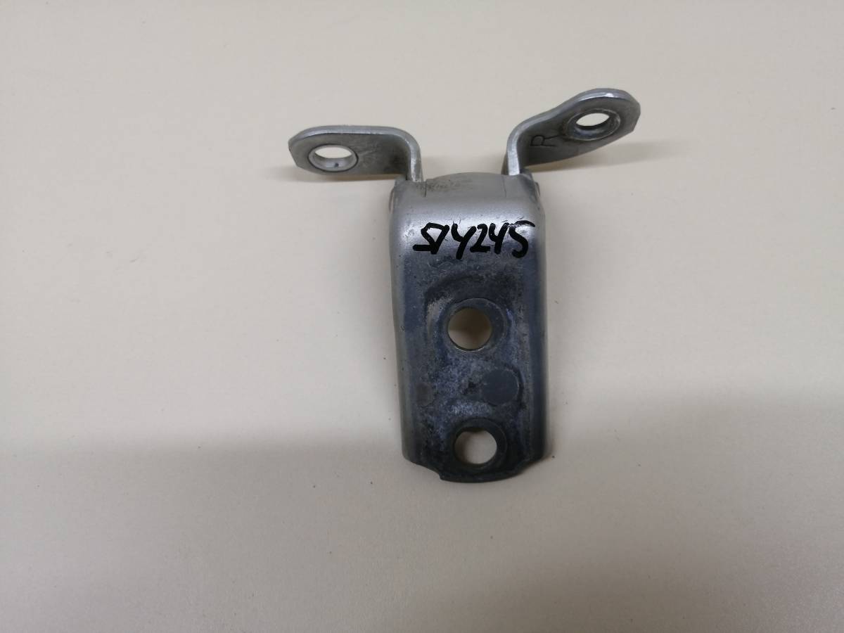 Петля двери задней правой нижняя Toyota Camry (V40) 2006-2011 Петля двери задней правой нижняя Toyota Camry (V40) 2006-2011