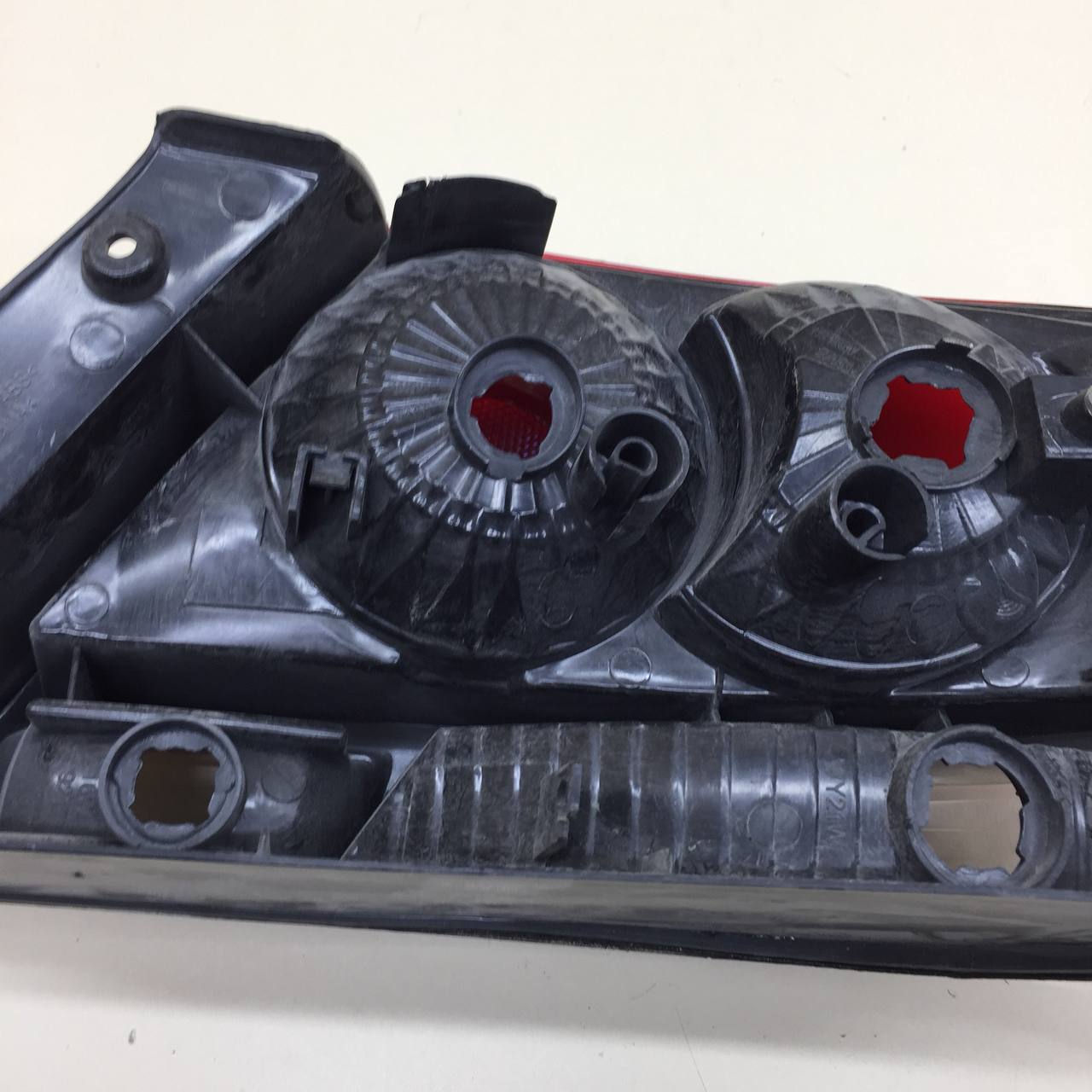 Фонарь задний левый Mitsubishi Lancer 9  (CS/Classic) 2000-2011