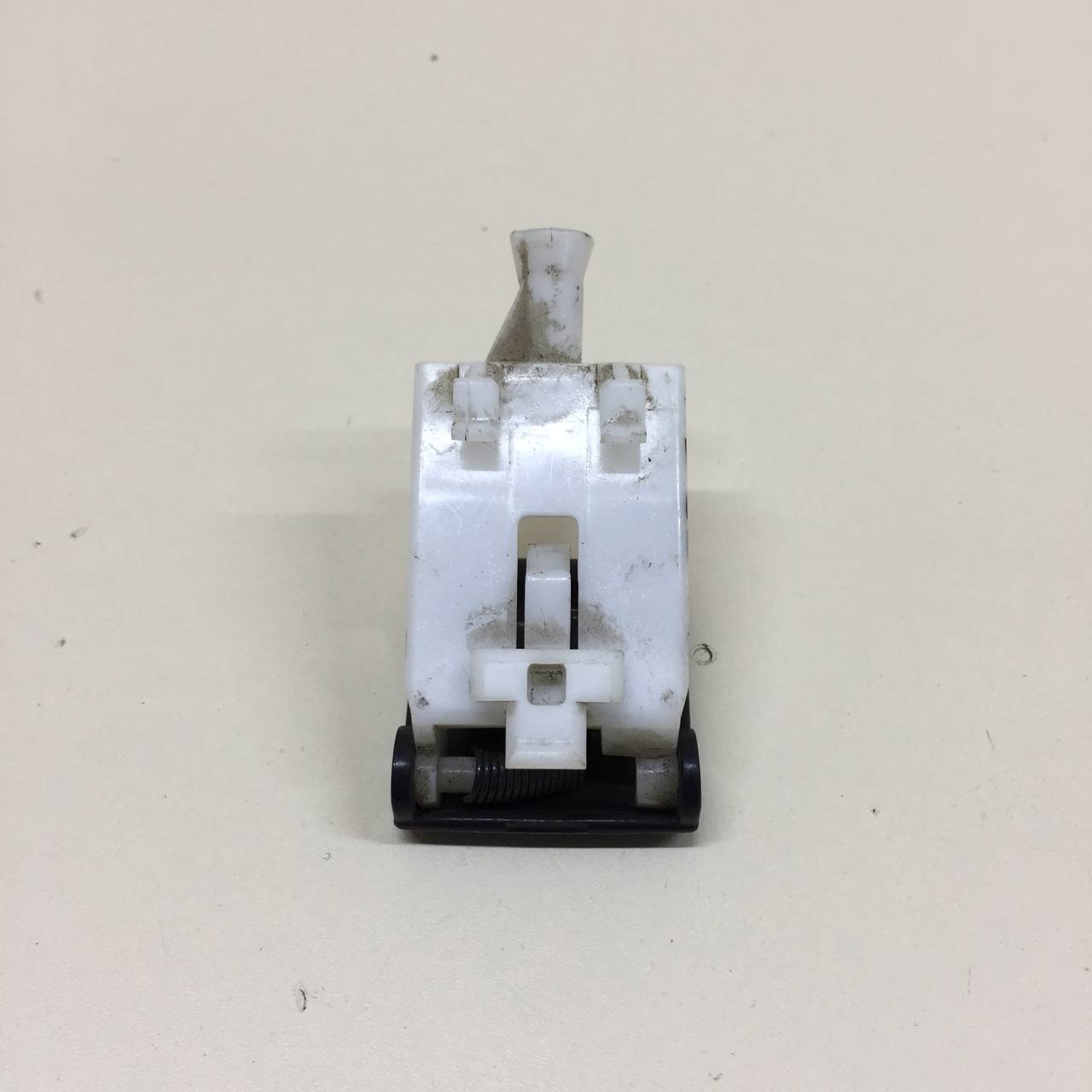 Ручка открывания капота Toyota Corolla E150 2006-2013 Ручка открывания капота Toyota Corolla E150 2006-2013