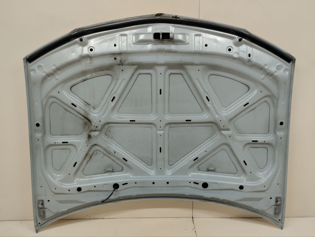 Капот Nissan Almera Classic (B10) 2006-2013 Капот Nissan Almera Classic (B10) 2006-2013