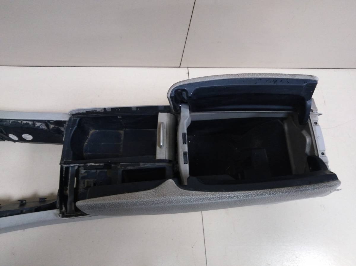 Консоль центральная Mercedes-Benz C-Class (W204) 2007-2014
