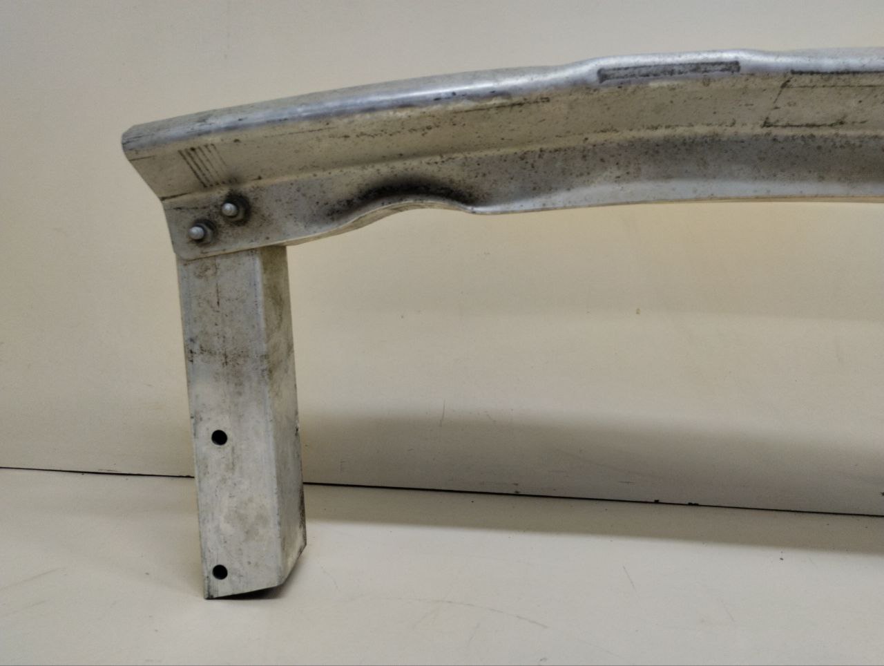 Усилитель заднего бампера Audi Q5 (8R) 2008-2017