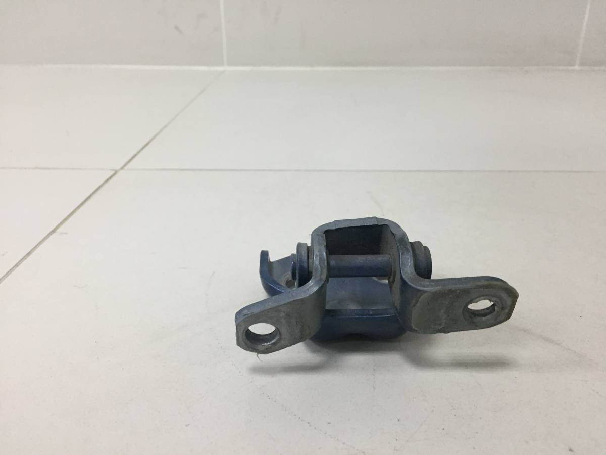 Петля двери передней левой нижняя Subaru Impreza (G12) 2007-2012