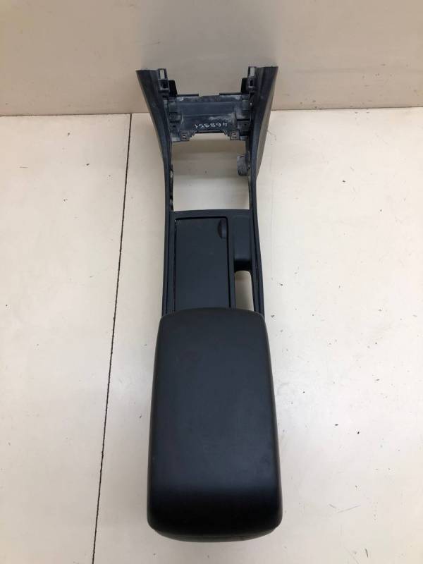 Консоль центральная Mazda Mazda 3 (BK) 2002-2009 Консоль центральная Mazda Mazda 3 (BK) 2002-2009