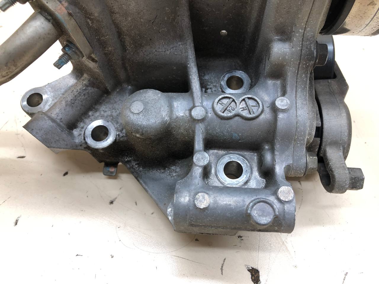 Корпус насоса водяного (помпы) Toyota Camry (V50) 2011-2017 Корпус насоса водяного (помпы) Toyota Camry (V50) 2011-2017