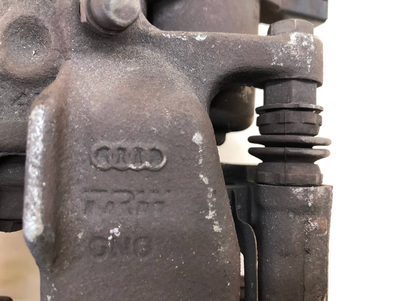 Суппорт задний правый Audi A4 (B8) 2007-2015