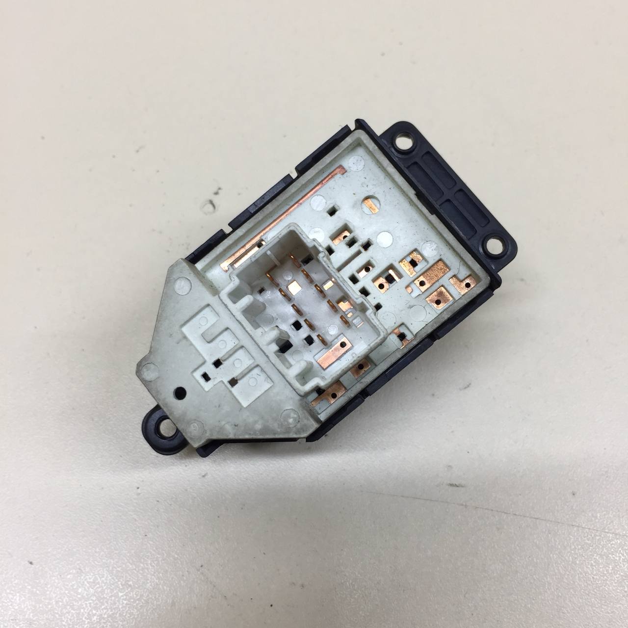 Переключатель регулировки зеркала Hyundai Solaris (RB) 2010-2017