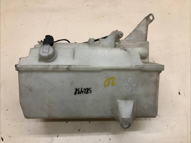 Бачок омывателя лобового стекла Volvo XC60 2008-2017