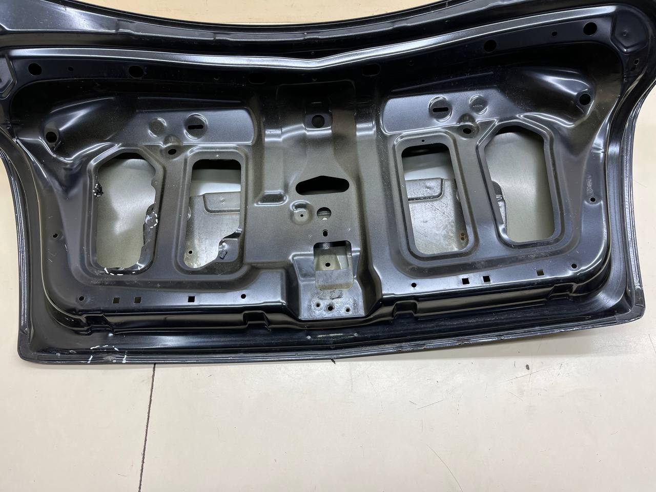 Крышка багажника Nissan Primera (P12) 2002-2007