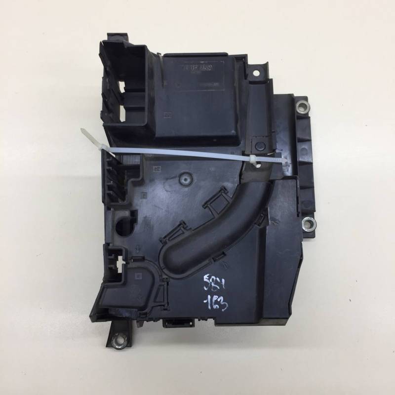 Блок предохранителей Volkswagen Touareg (7L) 2002-2010