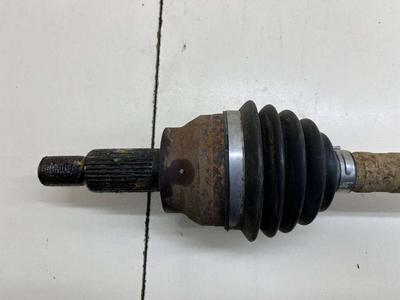 Полуось задняя левая Jaguar XF 2007-2015