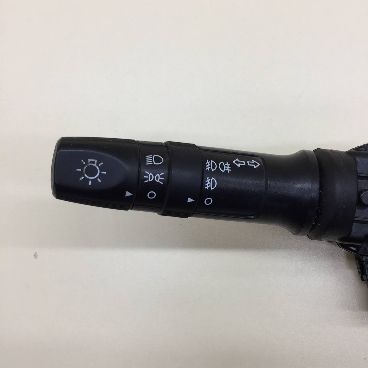 Переключатель поворотов подрулевой Hyundai Solaris (RB) 2010-2017