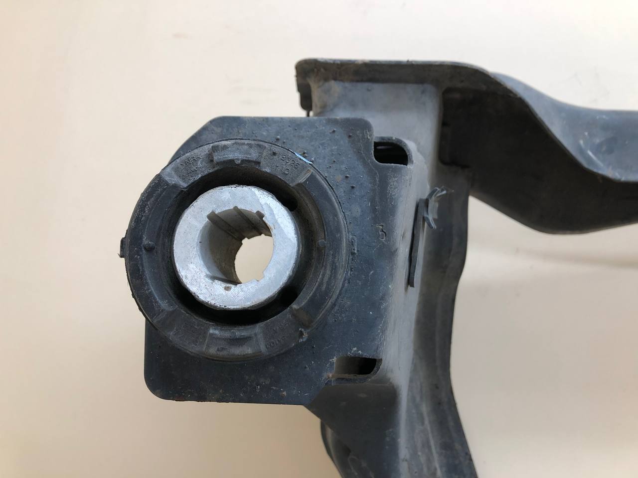 Балка подмоторная Volvo V60 2010-2013