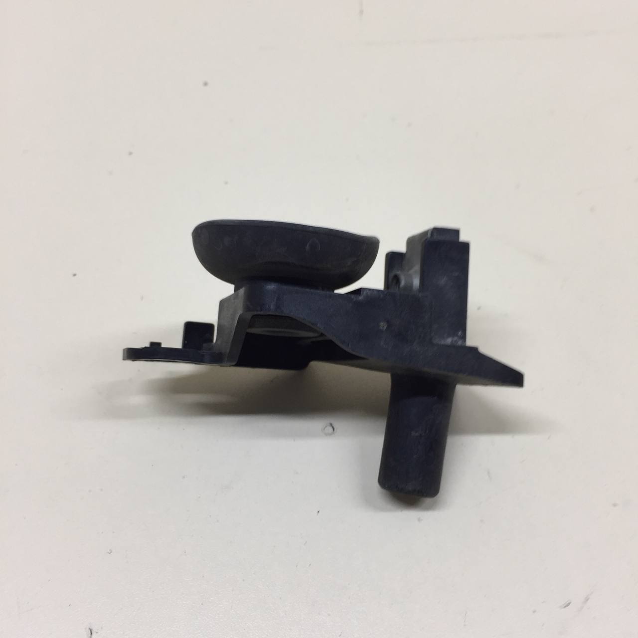 Кронштейн радиатора Jaguar XE (760) 2014-2021