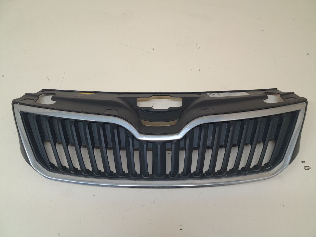 Решетка радиатора Skoda Rapid 2012-2020