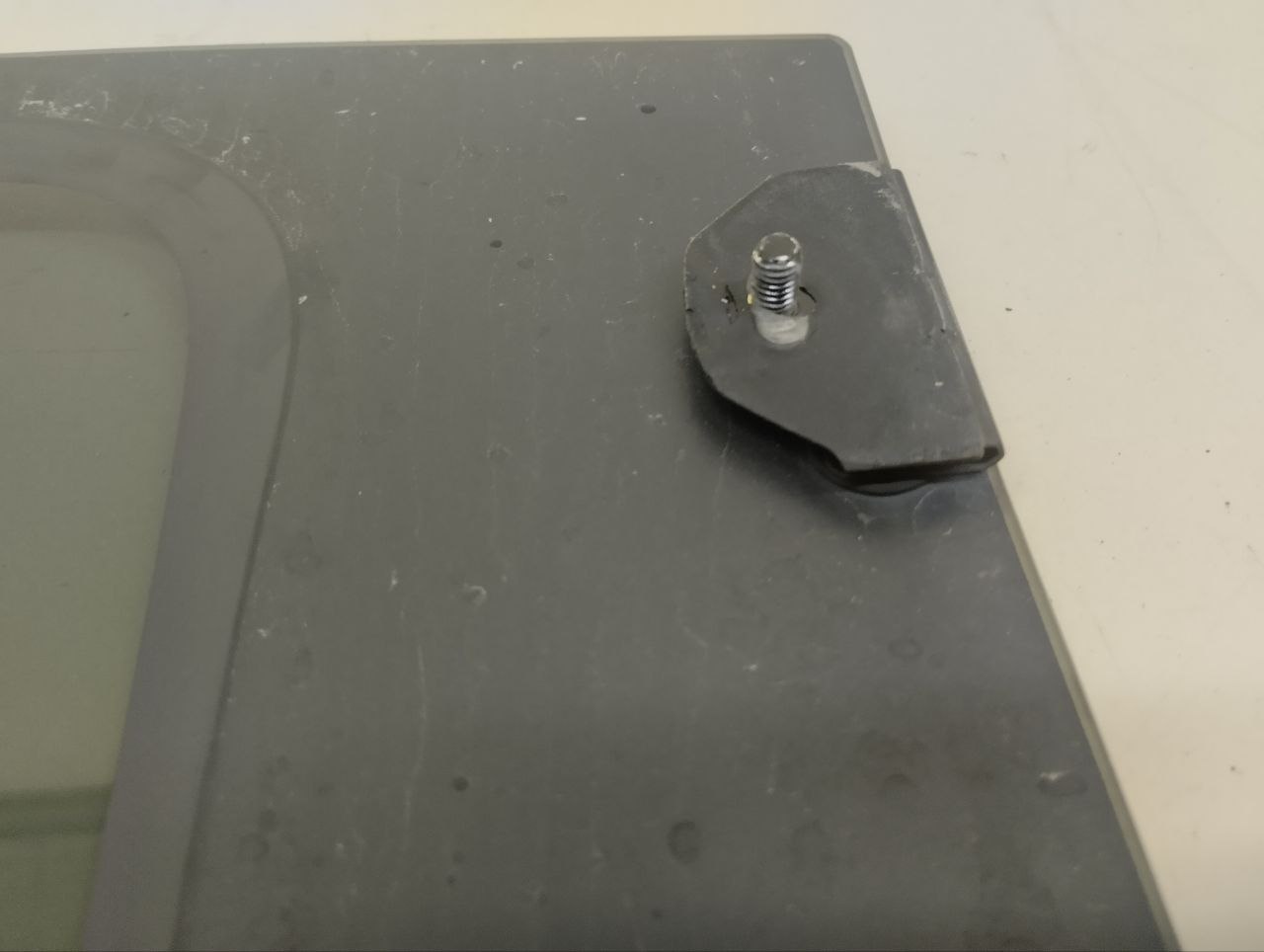 Стекло двери задней левой Peugeot 107 2006-2014