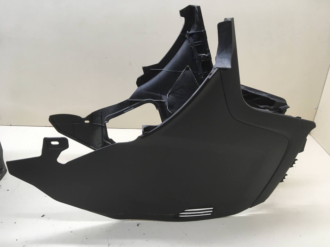 Консоль центральная Chevrolet Captiva (C140) 2011-2016 Консоль центральная Chevrolet Captiva (C140) 2011-2016