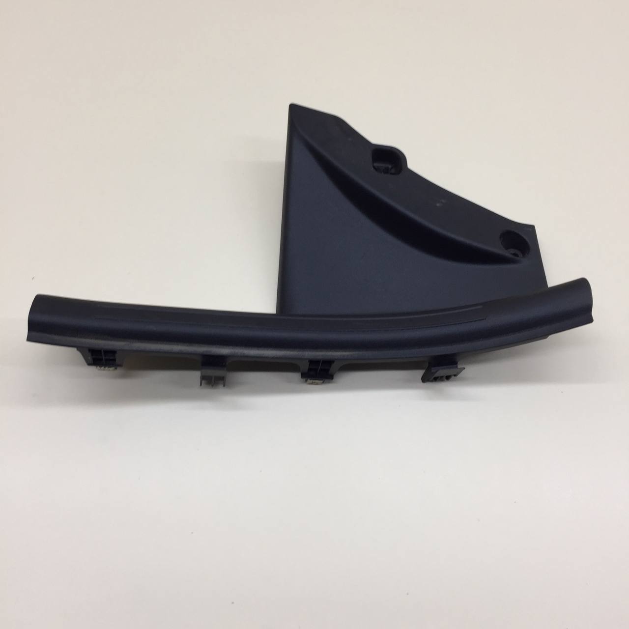 Накладка порога (внутренняя) Hyundai Elantra (CN7) 2020>