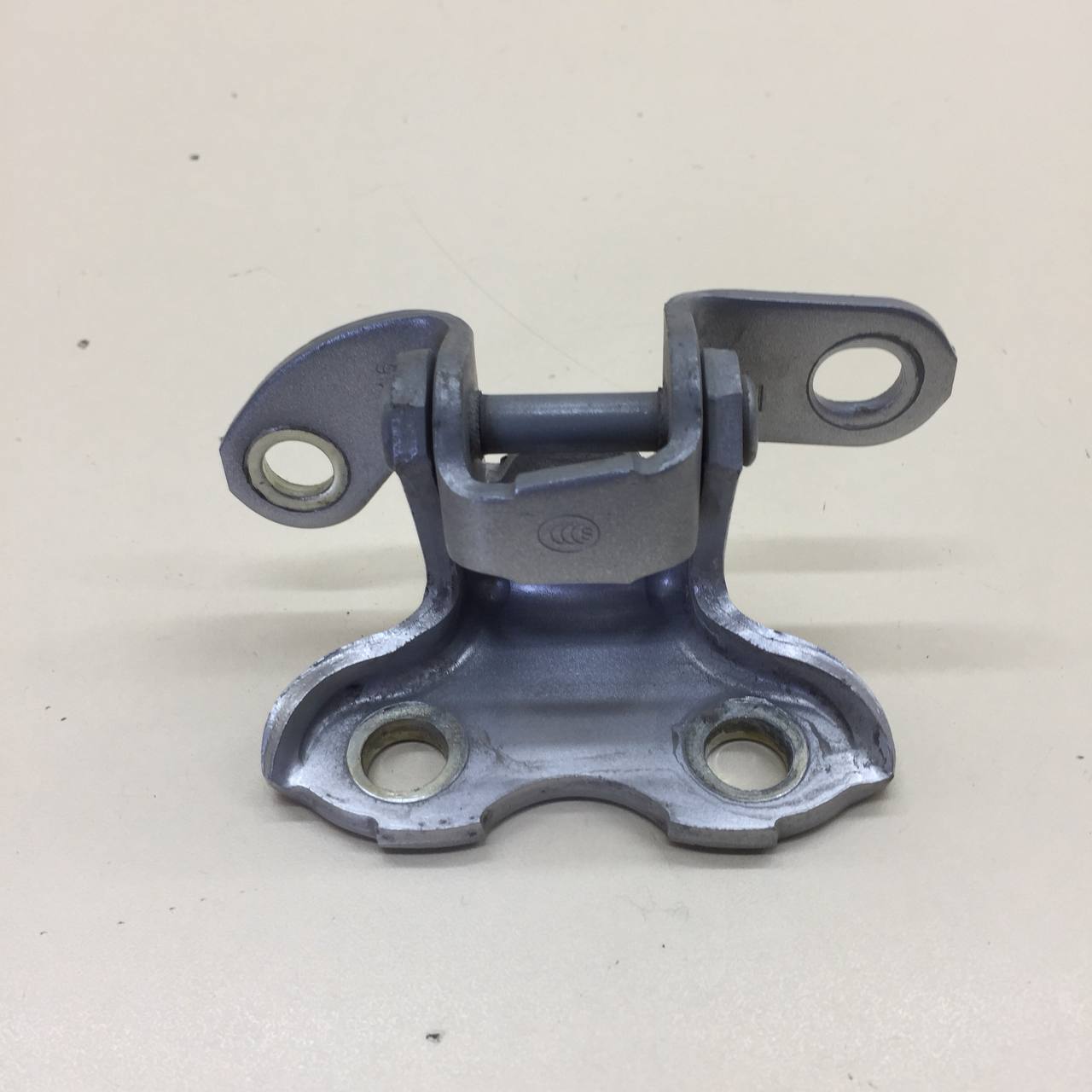 Петля двери задней левой верхняя Toyota Rav 4 (A30) 2006-2013