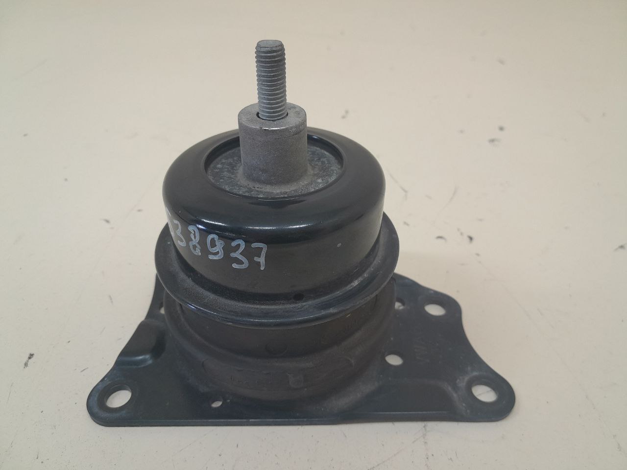 Опора двигателя правая Volkswagen Polo (MK5) 2011-2020 Опора двигателя правая Volkswagen Polo (MK5) 2011-2020