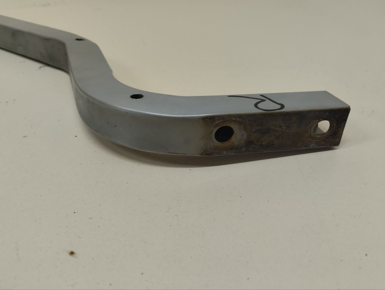 Петля крышки багажника Renault Logan (1) 2005-2014 Петля крышки багажника Renault Logan (1) 2005-2014