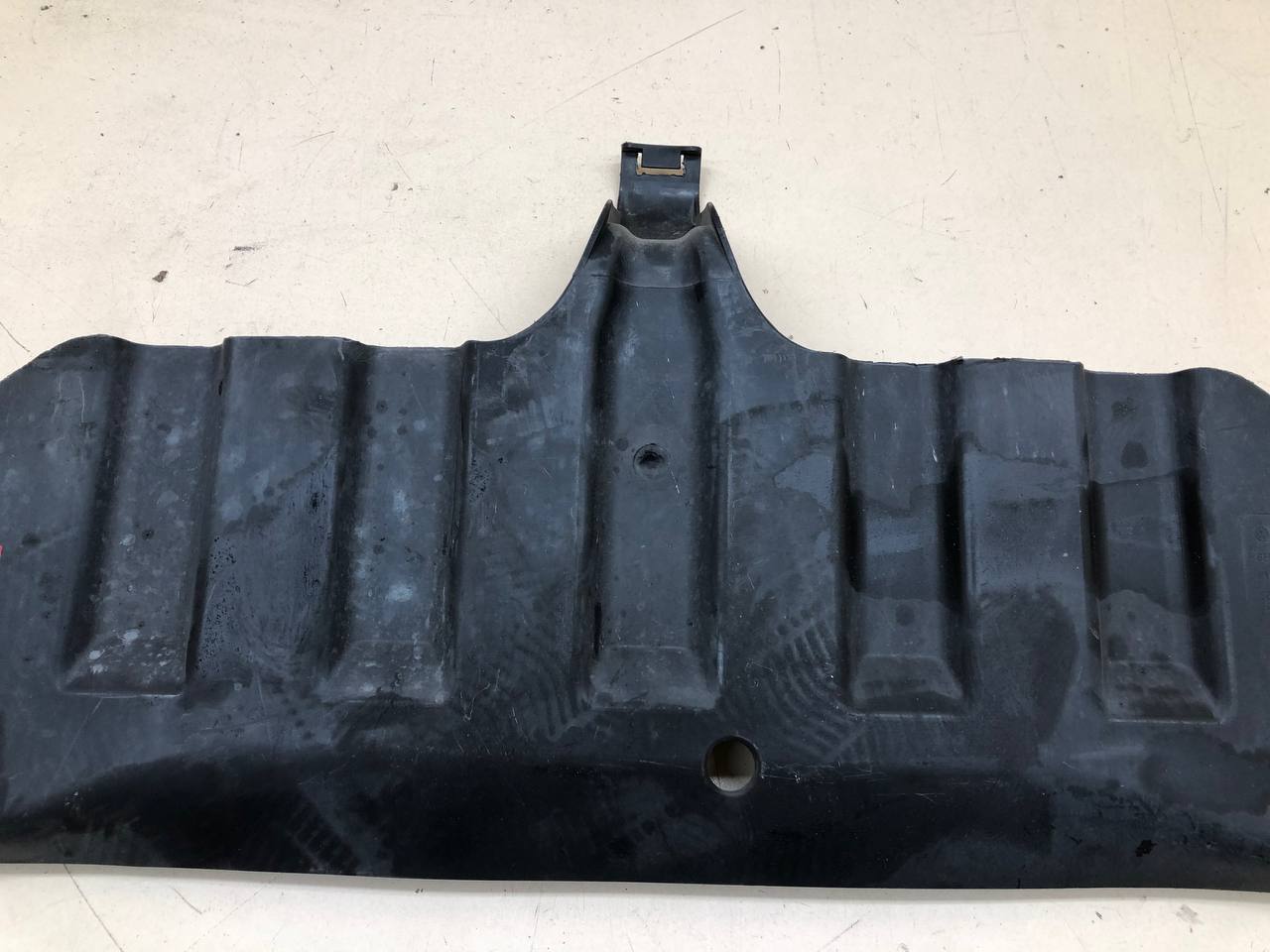 Воздуховод радиатора Jaguar XF 2007-2015