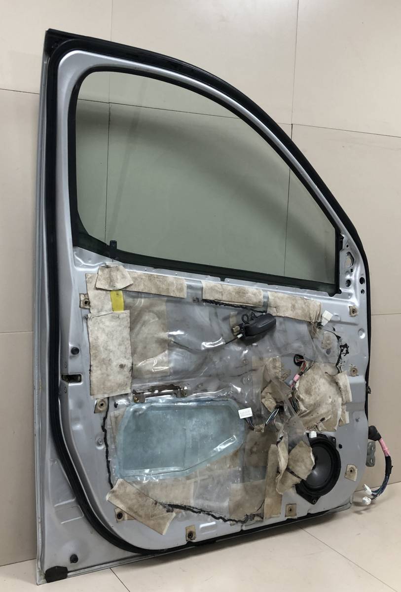 Дверь передняя левая Toyota Verso (XP20) 1999-2006
