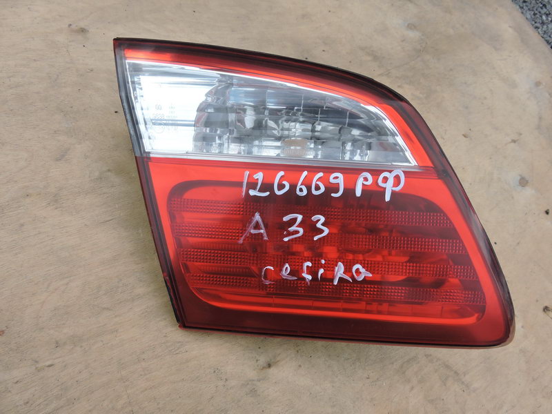 Фонарь задний внутренний левый для Nissan Cefiro (A33) 1998-2003