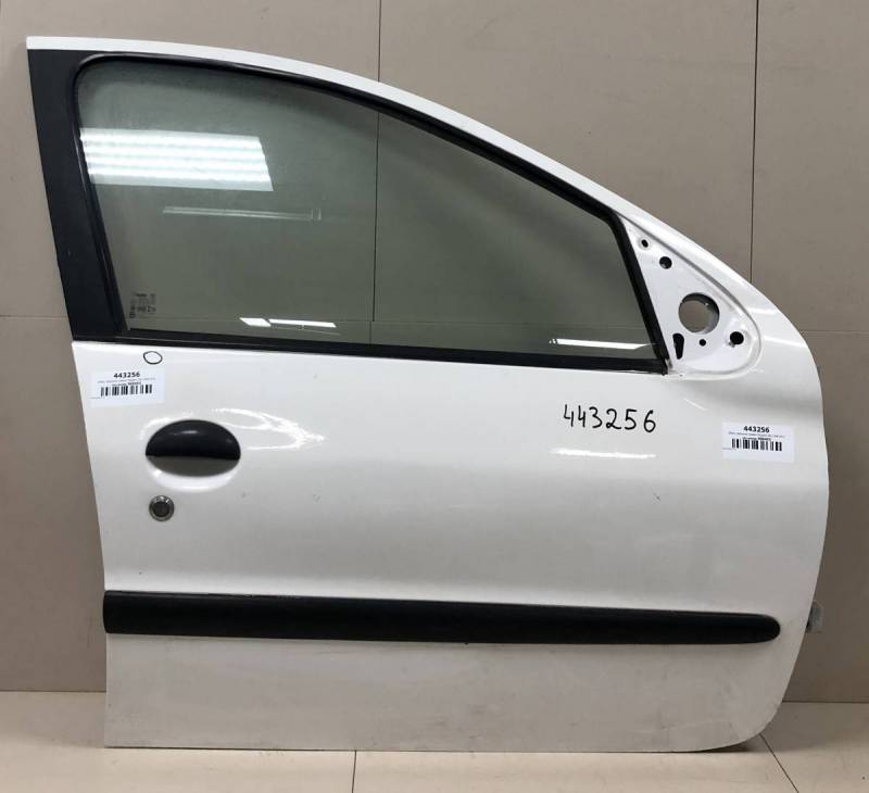 Дверь передняя правая Peugeot 206 1998-2012