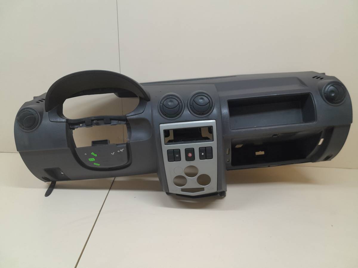 Торпедо Renault Logan (1) 2005-2014
