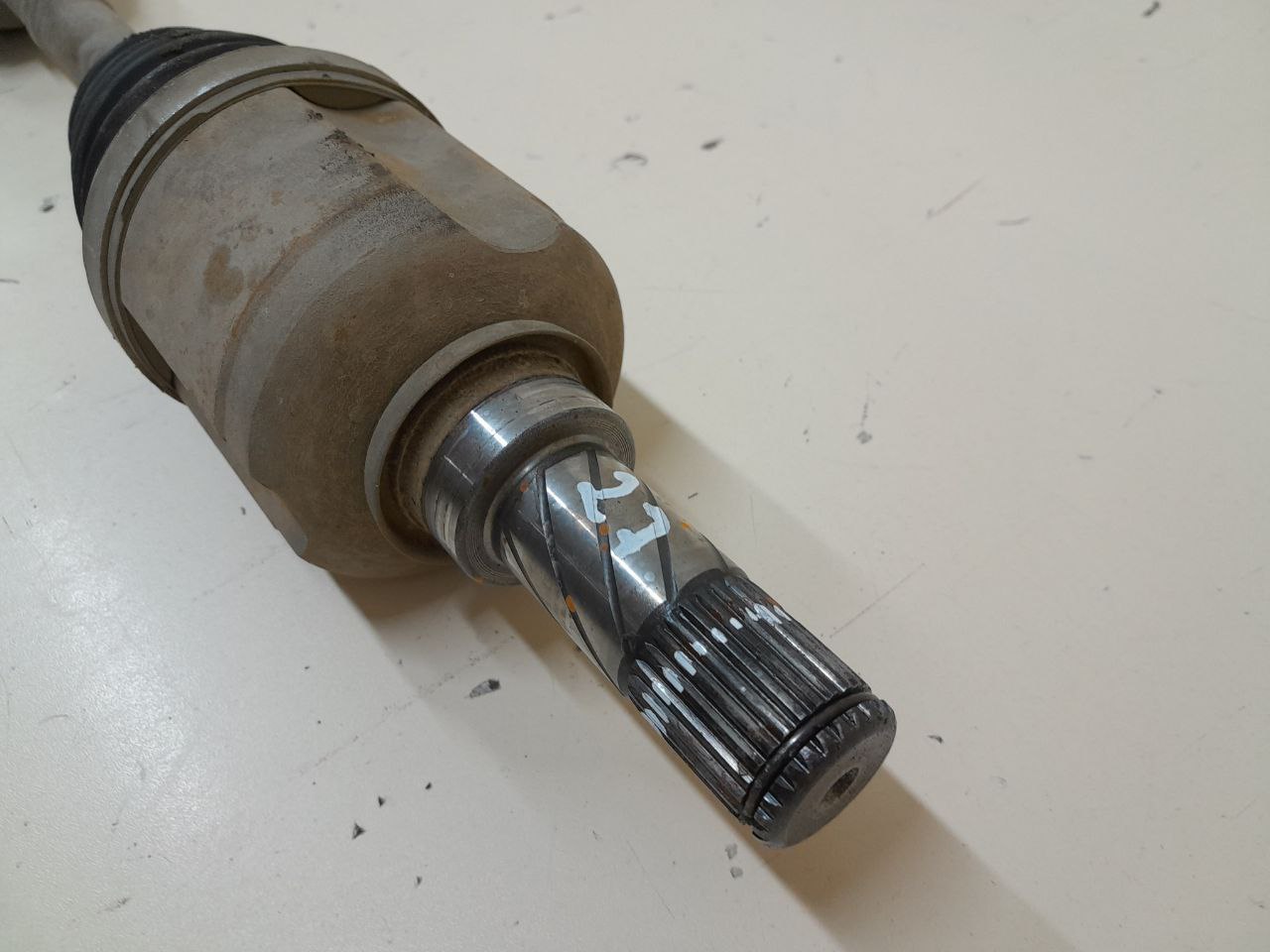 Полуось передняя левая Renault Duster (HSA, HSM) 2012> Полуось передняя левая Renault Duster (HSA, HSM) 2012>