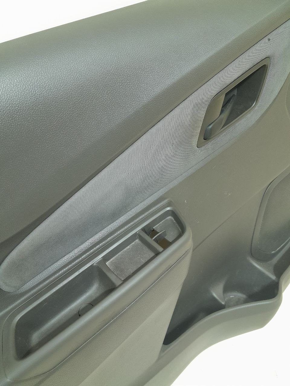 Обшивка двери передней левой Chevrolet Cobalt (T250) 2011-2015